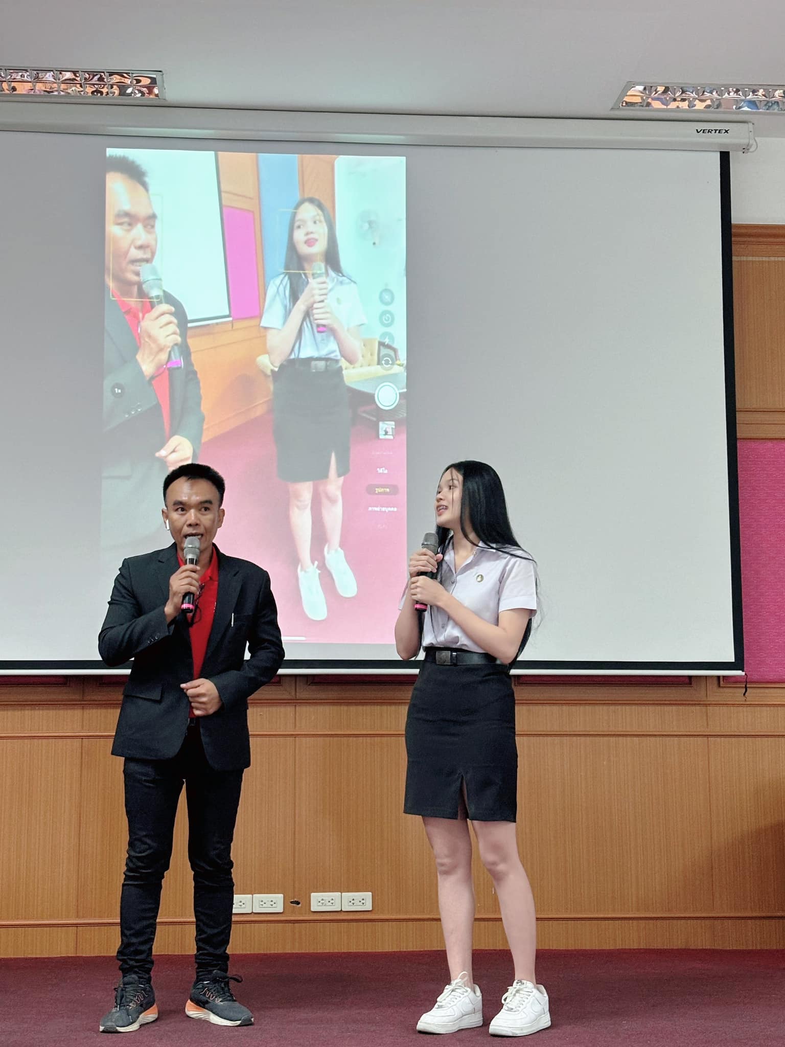 ภาพกิจกรรมการอบรม ?ทักษะการพูดในที่สาธารณะอย่างมั่นใจและเทคนิคการนำเสนองานด้วยแอพลิเคชั่นอย่างง่าย? เมื่อวันอาทิตย์ที่ 15 ต.ค. 66 