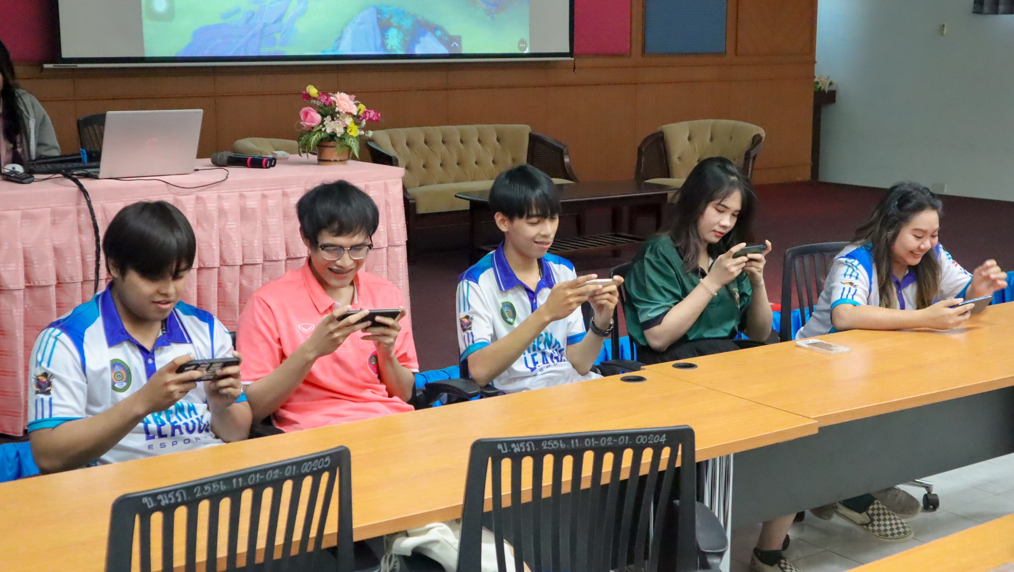 วันที่ 9 กุมภาพันธ์ 2567 คณะบริหารธุรกิจและการจัดการ มหาวิทยาลัยราชภัฏอุบลราชธานี ร่วมกับ โรงเรียนนารีนุกูล จัดกิจกรรมอบรมการเป็นผู้จัดการ และการเป็นผู้แข่งขันกีฬาอีสปอร์ต เพื่อส่งเสริมความร่วมมือทางด้านวิชาการ และการดำเนินกิจกรรมร่วมกัน โดยสาขาวิชาการจัด