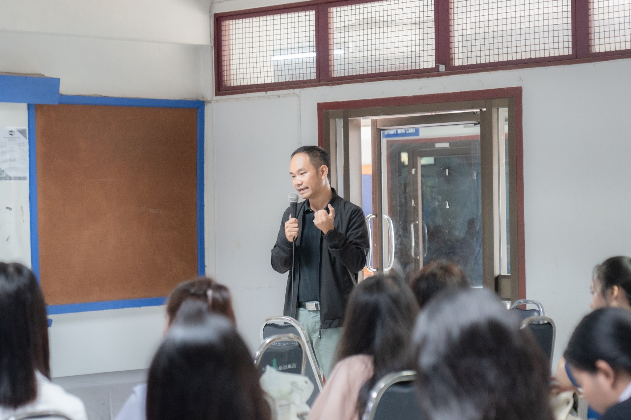 6 ก.ย. 67 ณ คณะบริหารธุรกิจและการจัดการ มหาวิทยาลัยราชภัฏอุบลราชธานี"กิจกรรมอบรมเชิงปฏิบัติการ การเสริมประสบการณ์ด้านอาชีพจากบุคคลภายนอก (ACC) " ในหัวข้อ "แนวทางและเทคนิคในการเตรียมความพร้อมสู่การปฏิบัติงานตรวจสอบภายในภาครัฐ"  ?บริหารธุรกิจวิชาการ? ครั้งท