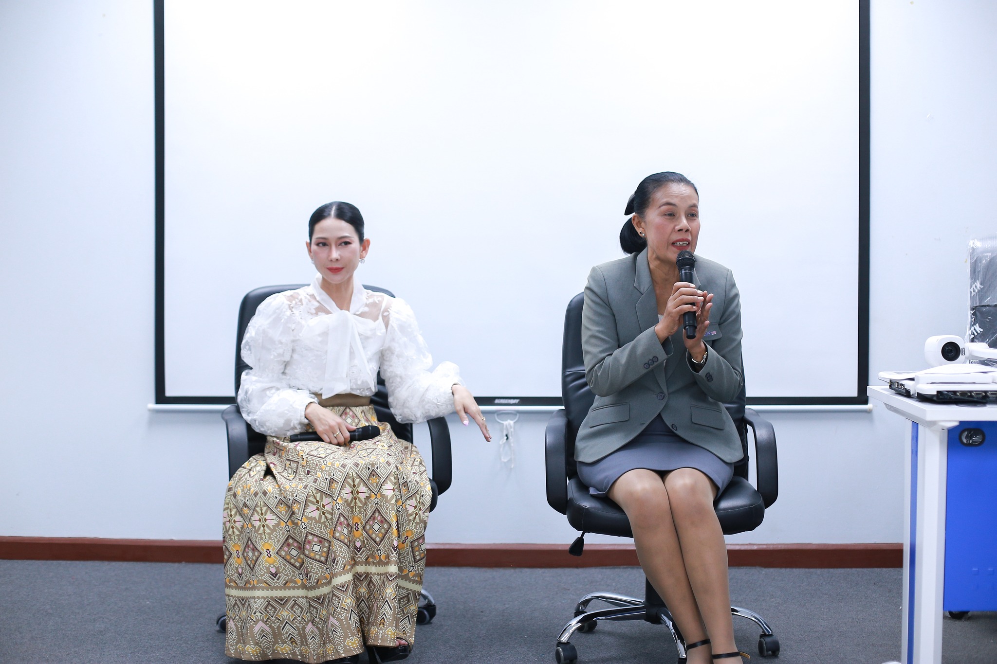 4 ก.ย. 67 ณ ห้อง 15-204 คณะบริหารธุรกิจและการจัดการ มหาวิทยาลัยราชภัฏอุบลราชธานี "ประสบการณ์ชีวิตจากบัณฑิตนิเทศศาสตร์"  ?บริหารธุรกิจวิชาการ? ครั้งที่ 10 (ACBA 2024) 
