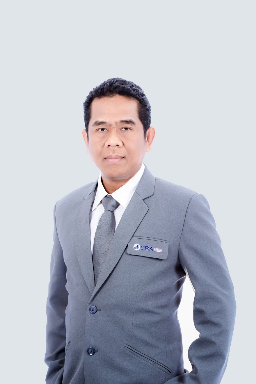 อาจารย์ศราวุธ ชินาภาษ